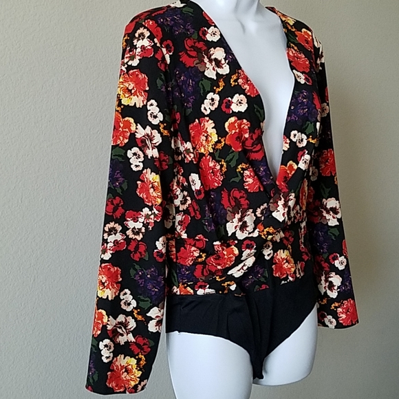 SOLD• ZARA BASIC Floral One Piece Suit Large - Picture 3 of 6